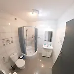 Δωμάτια σε οικογενειακή κατοικία Goscinne Alis